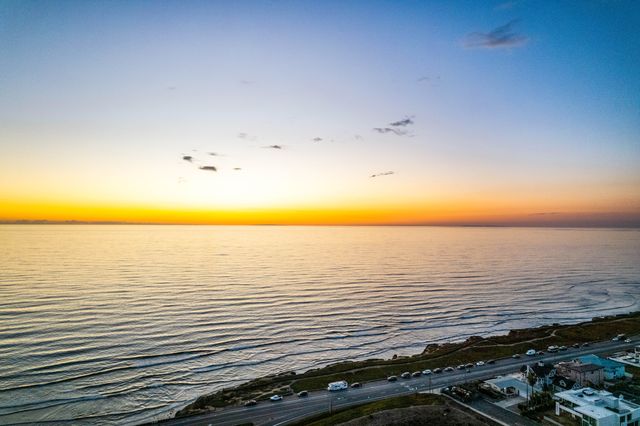 The bluff-top homes above Carlsbad State Beach (2)