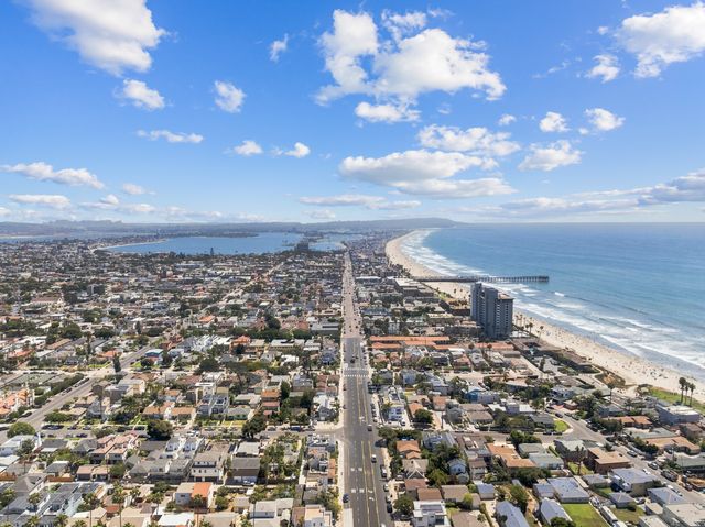 Pacific Beach and the pier from above