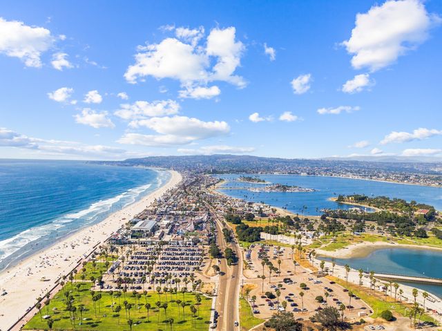The Mission Beach boardwalk from above (2)