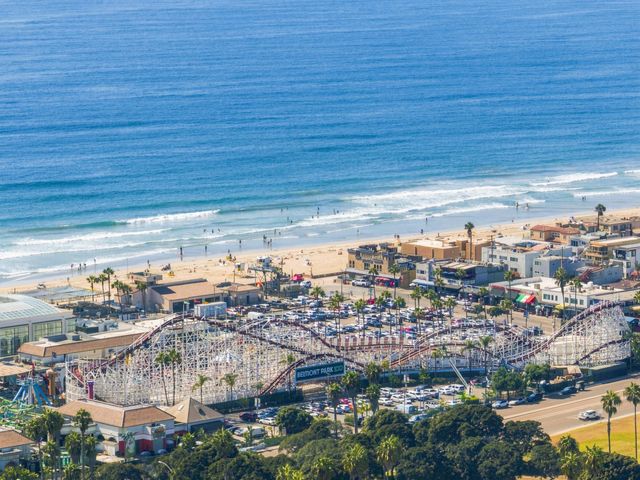 Surf lines along Mission Beach (2)
