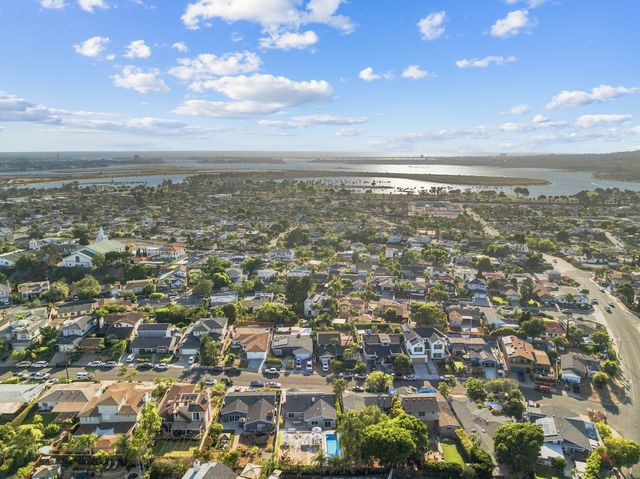 Bay Park rooftops above Mission Bay (4)