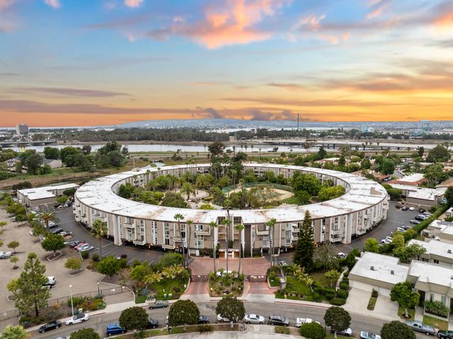 The grounds at Pacific Isle