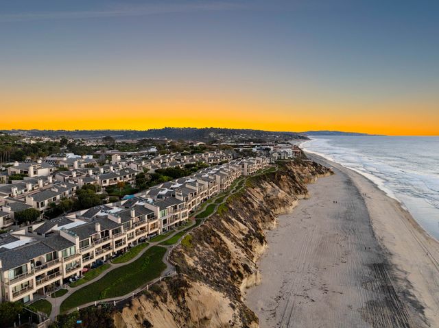 Seascape Sur above the Solana Beach bluff