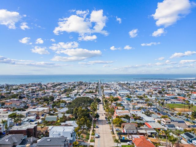 Newport Avenue and the sand